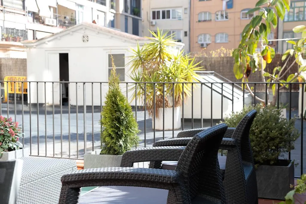 Konukevi Amra Barcelona Gran Via Otel