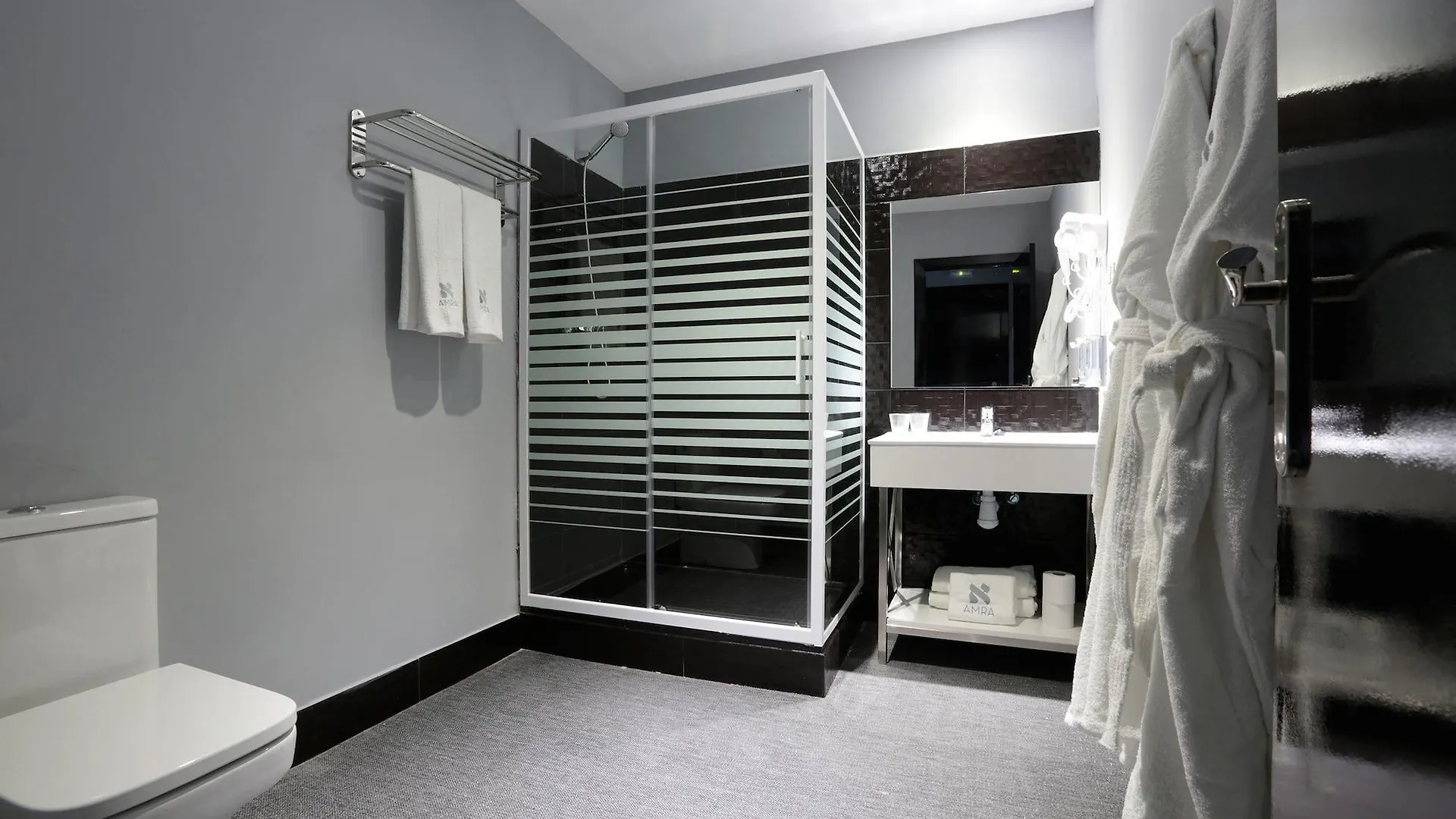 Amra Barcelona Gran Via Otel 2*,  İspanya